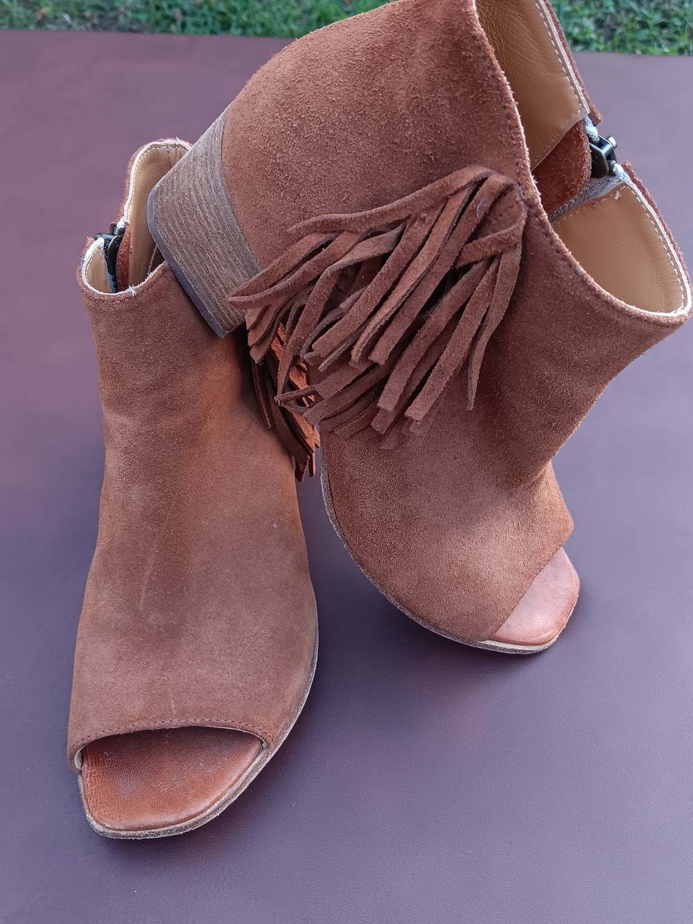 275 Central Vero Cuoio Suede Fringe Peep-Toe Ankle Booties in Brown Size 38
